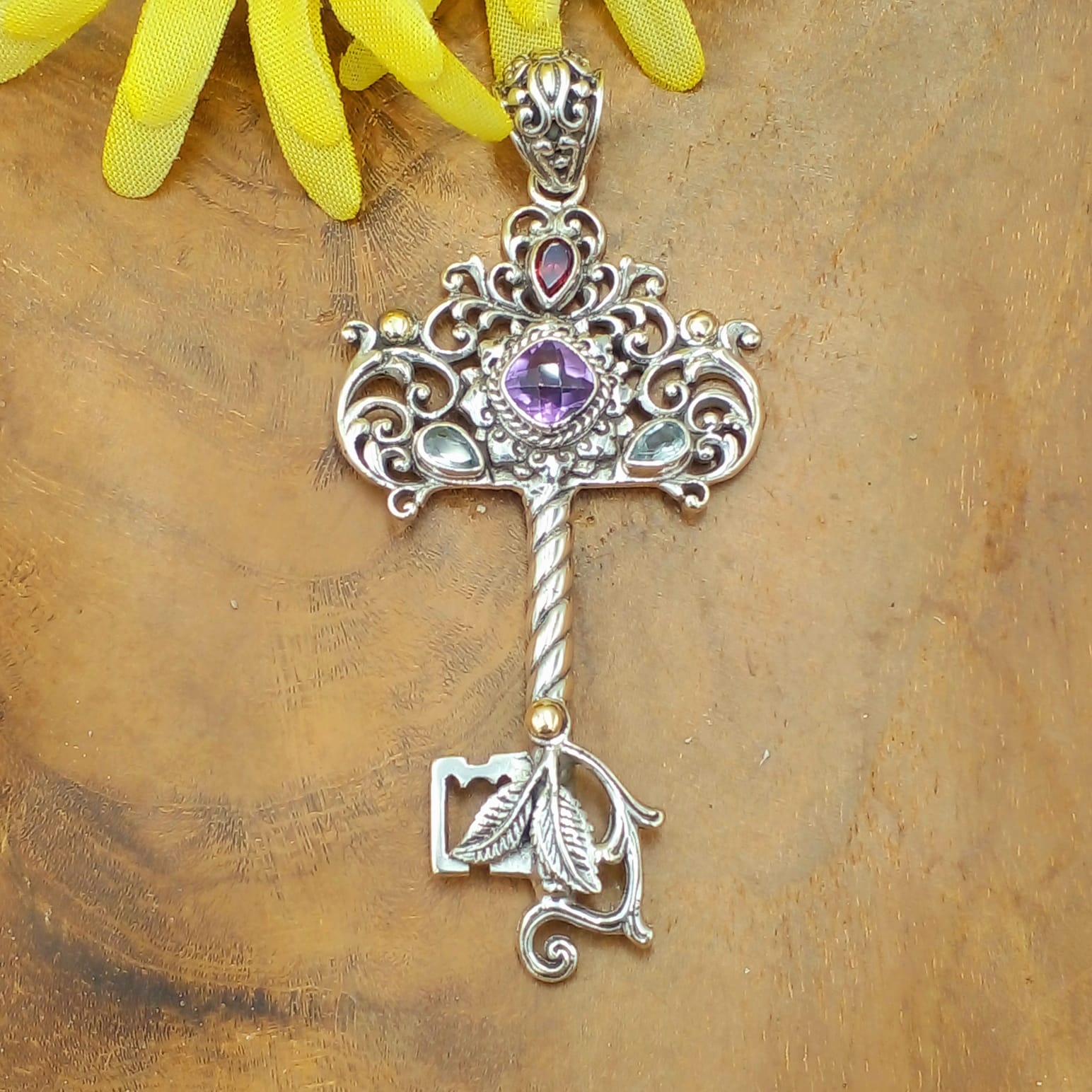 Liontin Kunci Perak Bali
