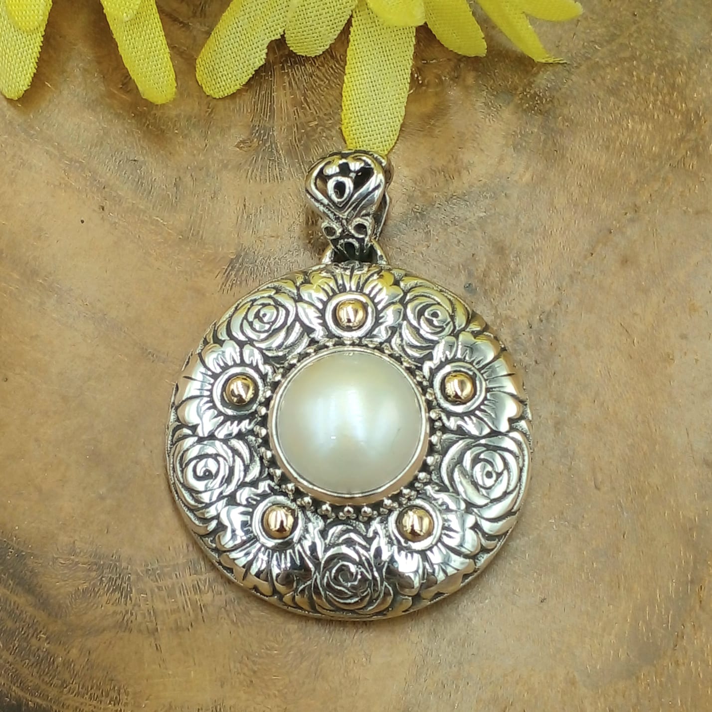 Liontin Mutiara Cantik Bali