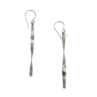 anting juntai panjang