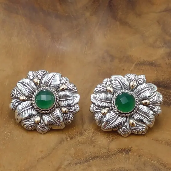 Anting Wanita Elegan Motif Daun dengan Permata E1640