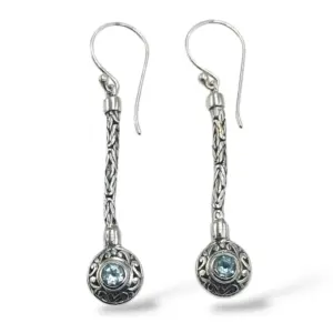 anting gantung wanita